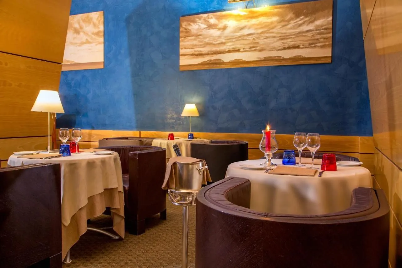 Una Hotels Empire Roma 4*,