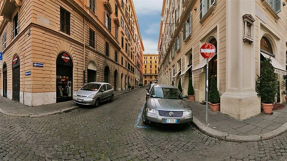 Una Hotels Empire Roma 4*,  İtalya