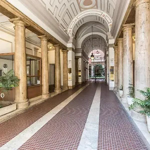 Konukevi Magnifico, Roma